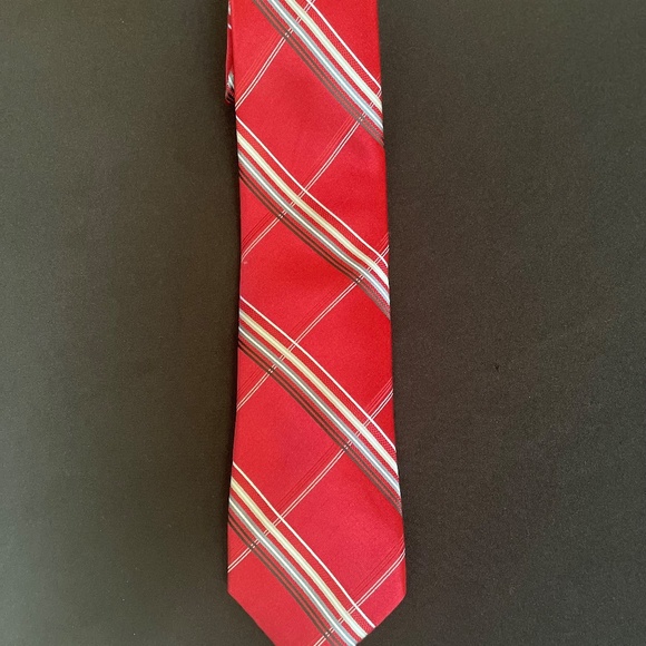NEW!! Geoffrey Beene Men's Silk Plaids & Checks Neck Tie Red 3.75" x 58" - Picture 3 of 5